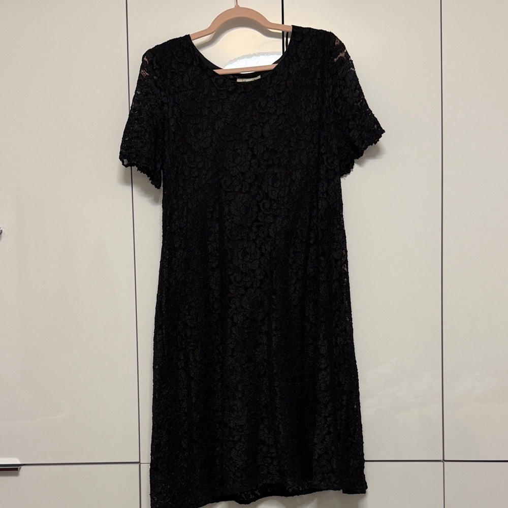 Chic Black Lace Mini Dress